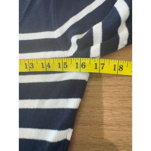 Express V Neck Women's Long Sleeve Sweater, size medium - Picture 5 of 11